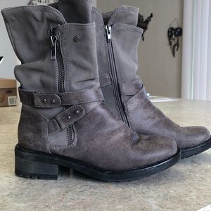 Women’s boots